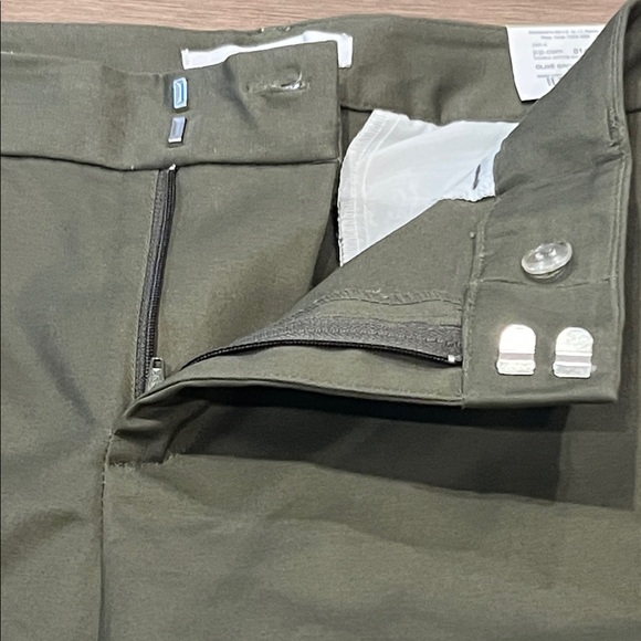 NWT Liz Claiborne Emma Style Olive Green Shorts Modest Cotton/Spandex - Picture 6 of 11